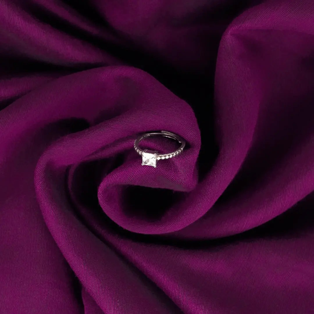 Sparkling Regal Ring